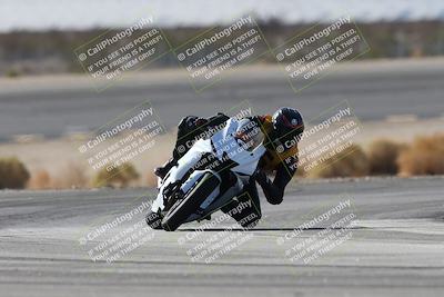 media/Nov-16-2025-Race Pace (Sun) [[8c5fa54630]]/Non Verified Riders (1st 20 Minutes)/1-Turn 14 (10am)/